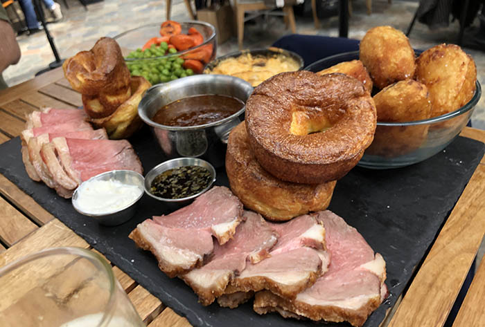 market-tavern-sunday-roast