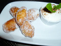 sadie-kitchen-lounge