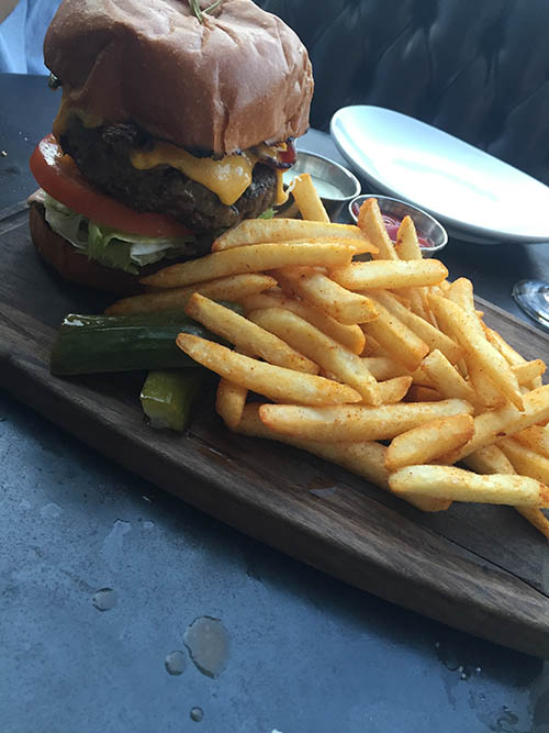 the-churchill-dine-review