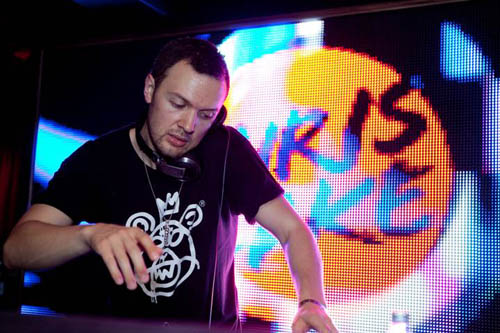 dj-chris-lake-surprise-gig-at-agency