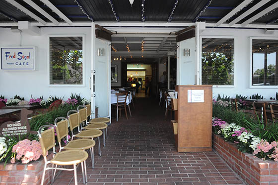 mauro's-cafe-welcomes-chef-einat